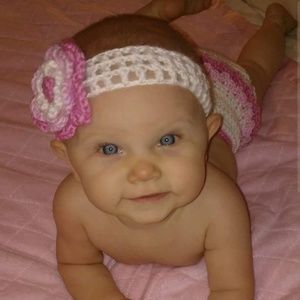 Baby Girls Pink and White Crocheted Set (photos)